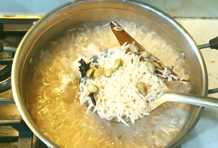 Cooking_Biryani_rice_thepopfood_internal