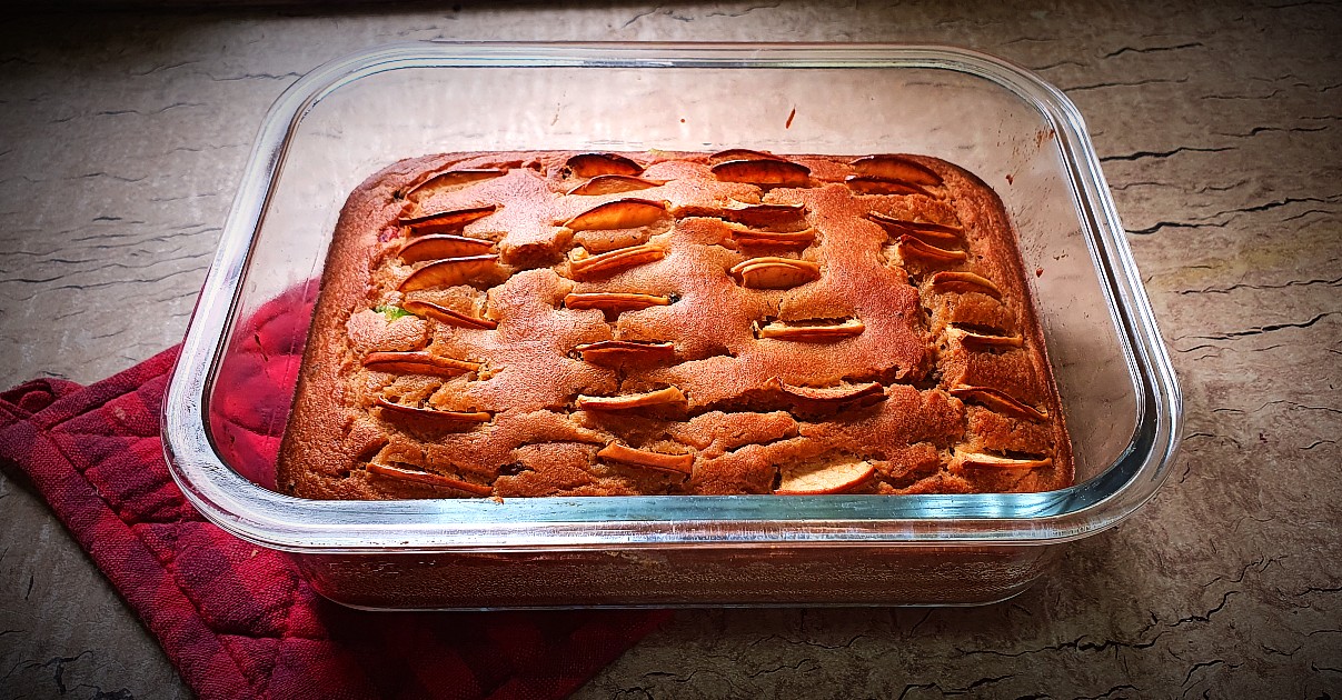 A Fragrant Apple Cake Recipe